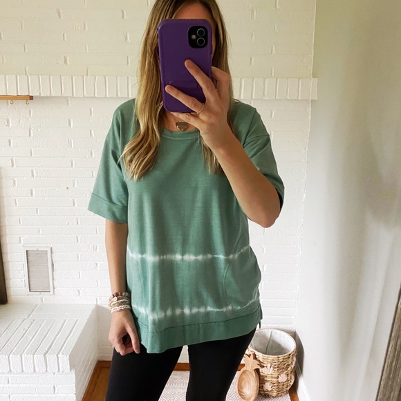 Easel Oversized Tie Dye Top NWOT - Picture 3 of 3